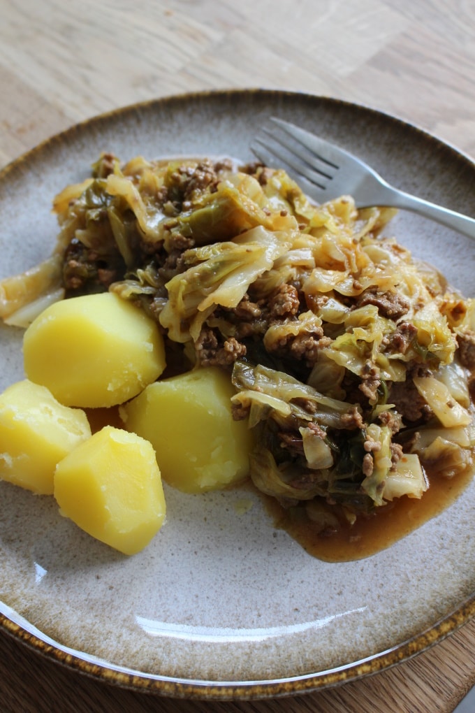 Wirsing mit Hackfleisch und Kartoffeln