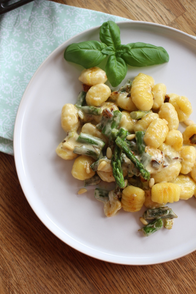 Gnocchi mit Spargel-Sahnesauce