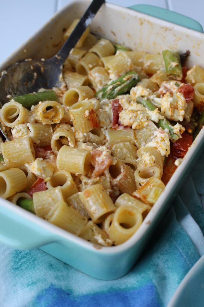 Baked-Feta-Pasta mit Spargel