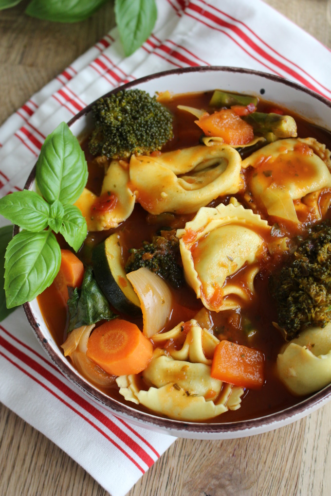Tortellini-Gemüsesuppe