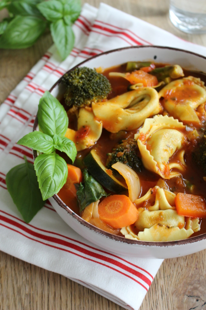 Tortellini-Gemüsesuppe