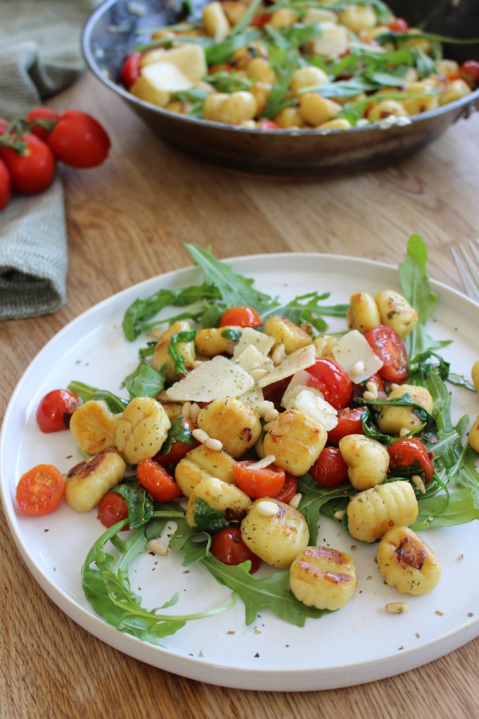 Gnocchi mit Tomate und Rucola