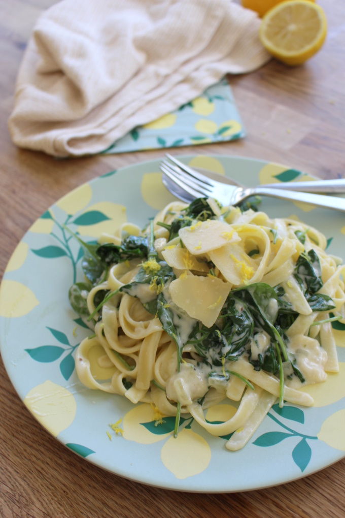 Zitronen-Pasta mit Spinat