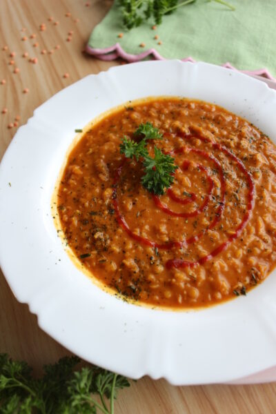 Rote Linsen-Kokos-Suppe - fixes Rezept für 4 Portionen Rote Linsen-Kokos-Suppe - fixes Rezept für 4 Portionen