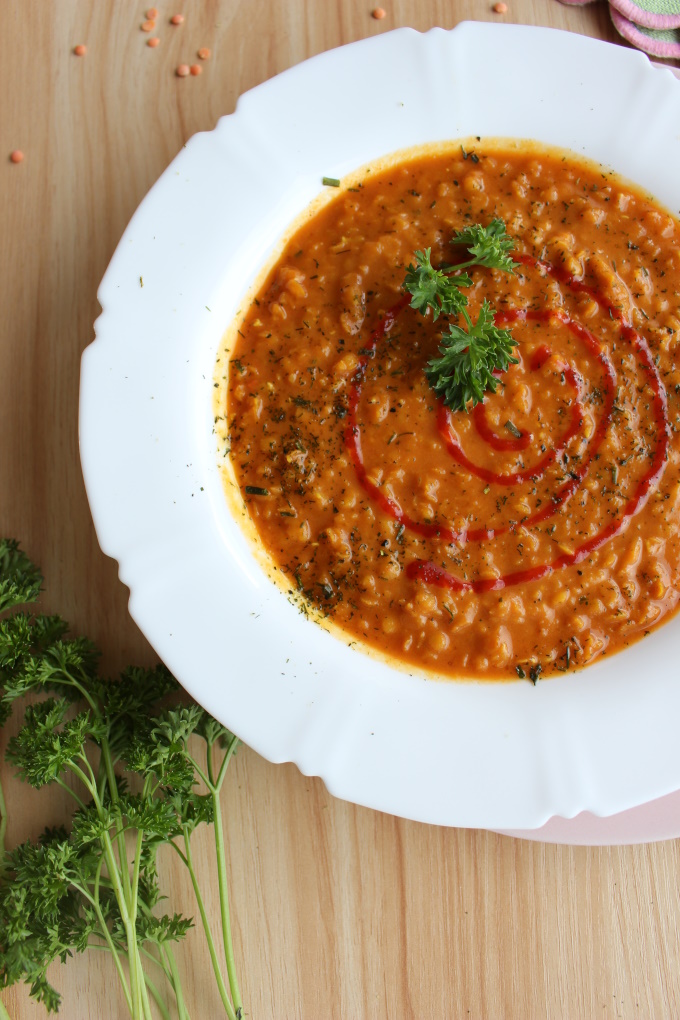 Rote Linsen-Kokos-Suppe