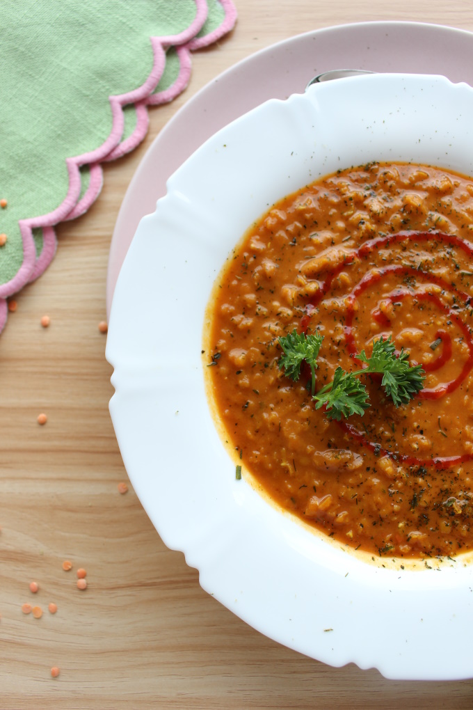 Rote Linsen-Kokos-Suppe
