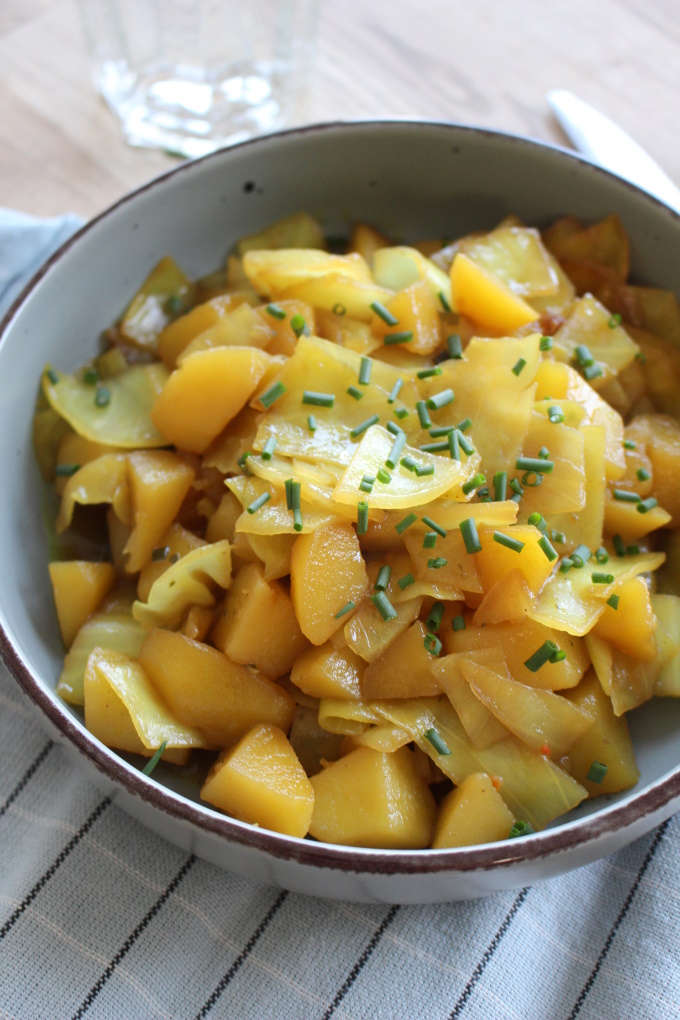 Asiatische Kartoffel-Weißkohl-Pfanne