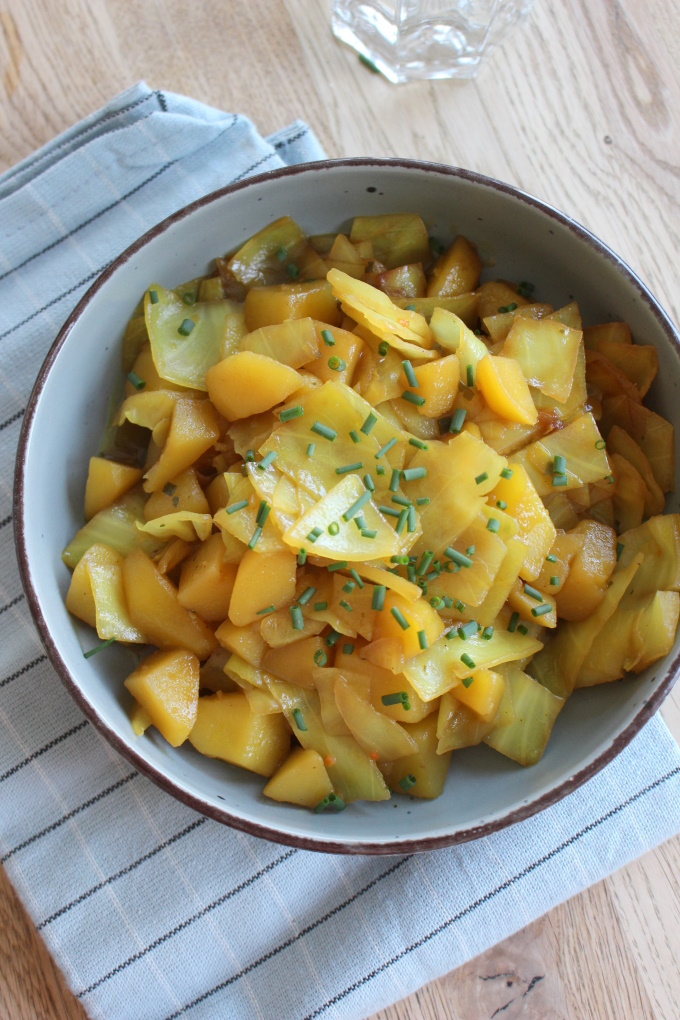 Asiatische Kartoffel-Weißkohl-Pfanne